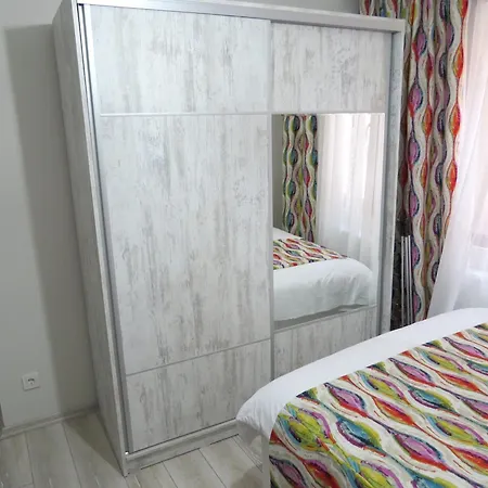 Istanberry - Paradise Two-bedroom With Elevator 3*